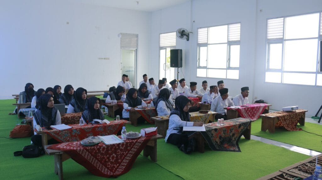 Rapat Bulanan MA Model Zainul Hasan Membahas Tentang Persiapan PKKM, Amaliyah Tadris, Pembinaan Peserta Didik, dan Outingclass